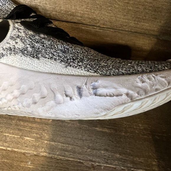 Womens Nike Epic‎ React Flyknit 2 Pure White Platinum Running Shoes Size 7 M GUC - Picture 7 of 8